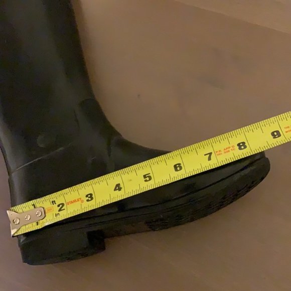 Hunter Black and Purple Rubber Boots - Women’s Size 5 - Picture 11 of 11
